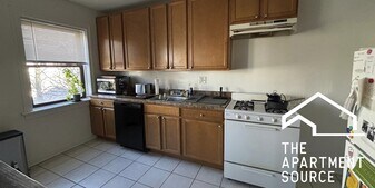 3325 N Lakewood Ave, Unit 2 in Chicago, IL - Building Photo