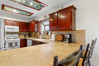 221 Grizzly Rd in Lake Arrowhead, CA - Building Photo - Building Photo