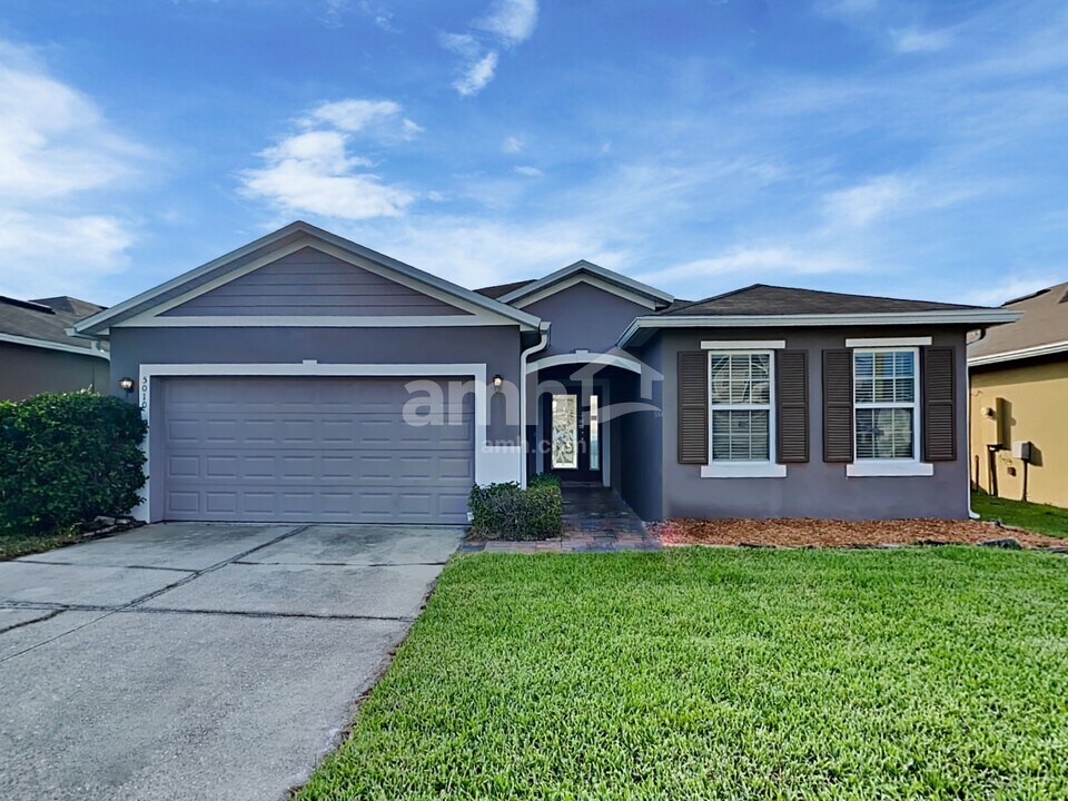 5010 Windbourne Way in St. Cloud, FL - Foto de edificio