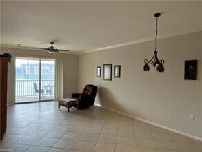 8490 Kingbird Loop-Unit -929 in Ft. Myers, FL - Foto de edificio - Building Photo