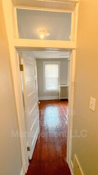 522 E 38th St photo'