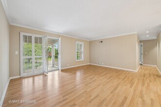 563 Shorely Dr in Barrington, IL - Foto de edificio - Building Photo