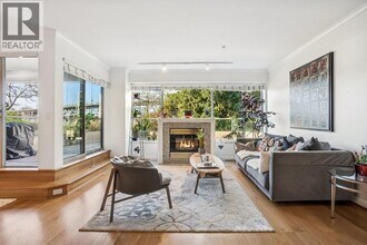 1600 Hornby St in Vancouver, BC - Building Photo - Building Photo