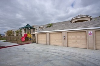 Newly Renovated! Santa Fe Apartments II in San Jacinto, CA - Foto de edificio - Building Photo