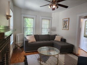 9 Avon Rd, Unit 1 in Watertown, MA - Building Photo - Building Photo