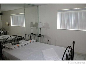 2201 Brickell Ave-Unit -68 in Miami, FL - Building Photo - Building Photo