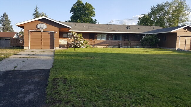 13622 E 12th Ave