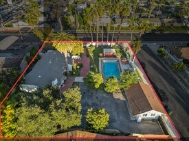 8647 Corbin Ave in Winnetka, CA - Building Photo