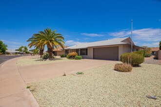 17615 N Whispering Oaks Dr in Sun City, AZ - Building Photo - Building Photo