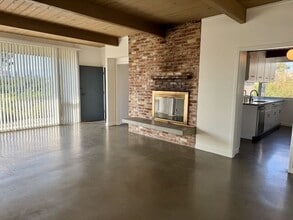 525 Comstock Dr in Tiburon, CA - Foto de edificio - Building Photo