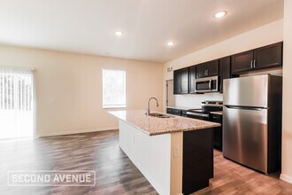 1493 Oregon Ln in North Port, FL - Foto de edificio - Building Photo