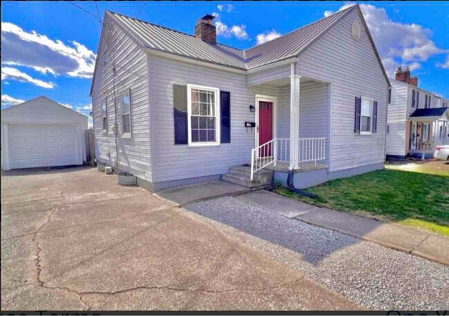 108 S Park Dr in Point Pleasant, WV - Building Photo - Building Photo