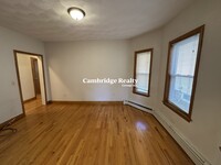 633 Boston Ave, Unit 1T in Medford, MA - Foto de edificio - Building Photo