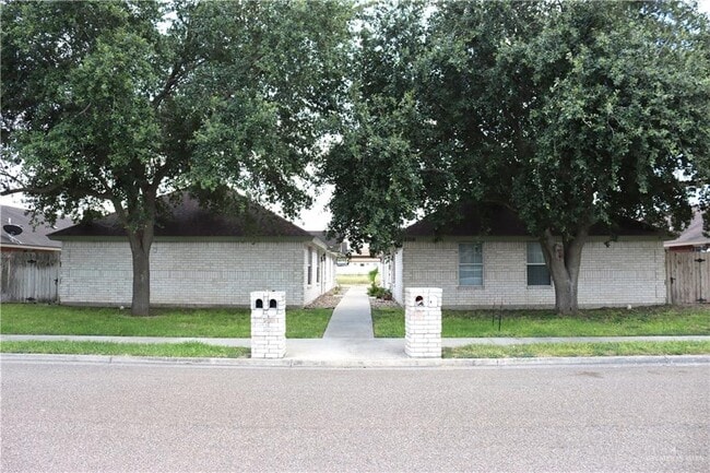 property at 2016 W Western Dr