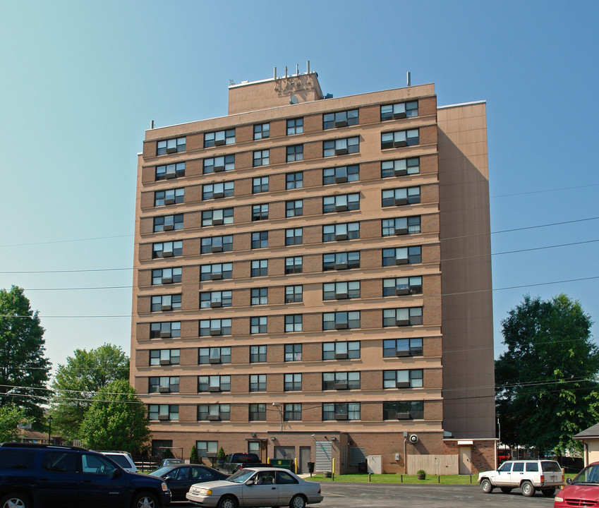 Jarrett Terrace Apartments in Charleston, WV - Building Photo