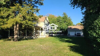 142 N Arch Ave in New Richmond, WI - Foto de edificio - Building Photo