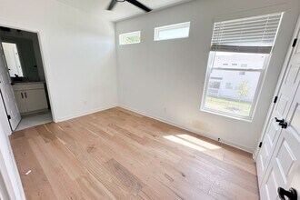 1442 E Huntsville Rd in Fayetteville, AR - Building Photo - Building Photo