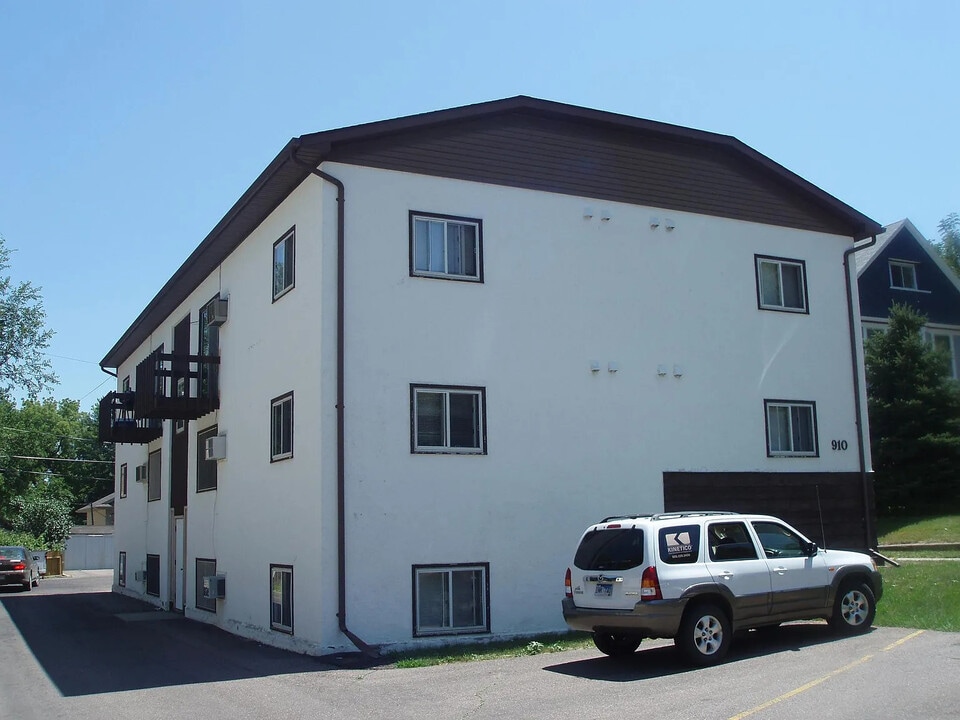 910 S Phillips Ave in Sioux Falls, SD - Foto de edificio