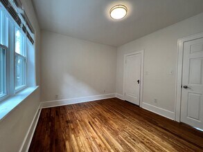 934 Curry Ave in Windsor, ON - Building Photo - Building Photo