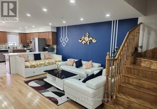 559 Candlestick Cir in Mississauga, ON - Building Photo - Building Photo