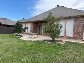8617 Shadow Trace Dr in Fort Worth, TX - Building Photo - Building Photo