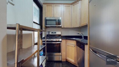 166 Second Avenue in New York, NY - Building Photo - Building Photo