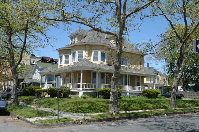 510 Sewall Ave in Asbury Park, NJ - Foto de edificio - Building Photo