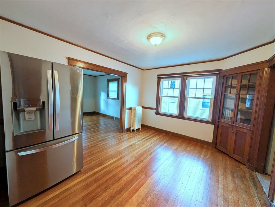 9 Henry St, Unit 1 in Brookline, MA - Building Photo