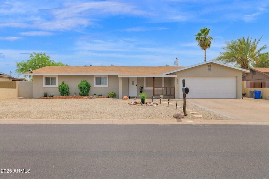 301 N 87th St in Mesa, AZ - Foto de edificio