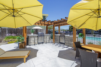 The Grove Apartments in Rohnert Park, CA - Building Photo - Building Photo