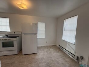 211 W Chisum Ave in Artesia, NM - Building Photo - Building Photo