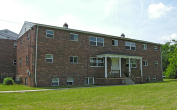 Manhattan Apartments in Brunswick, OH - Building Photo - Building Photo