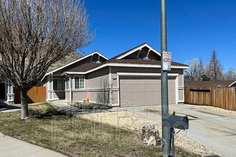 4463 Carisbrook Ln in Reno, NV - Building Photo