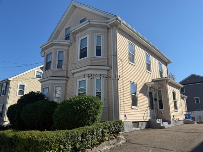47 Myrtle St in Waltham, MA - Building Photo