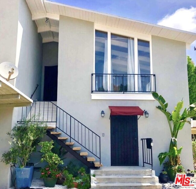 property at 1152 N Ogden Dr