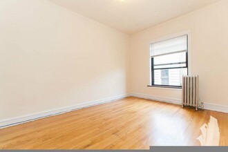 2444 N Sawyer Ave, Unit 2418-2428-3E in Chicago, IL - Building Photo - Building Photo