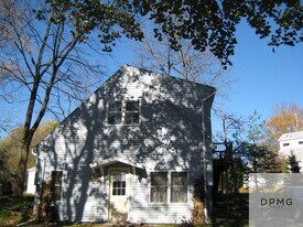2819 Clinton Rd in Lansing, MI - Building Photo