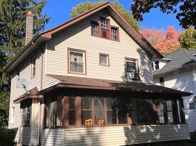 364 Ravenwood Ave in Rochester, NY - Building Photo