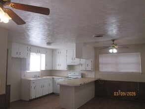 1321 Navajo Trail in Plainview, TX - Building Photo - Building Photo