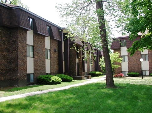 Cambridge Woods & Briar Cliff Woods in Toledo, OH - Foto de edificio