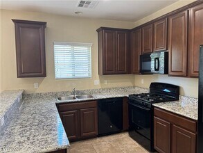 7557 Tasty Ct in Las Vegas, NV - Building Photo - Building Photo