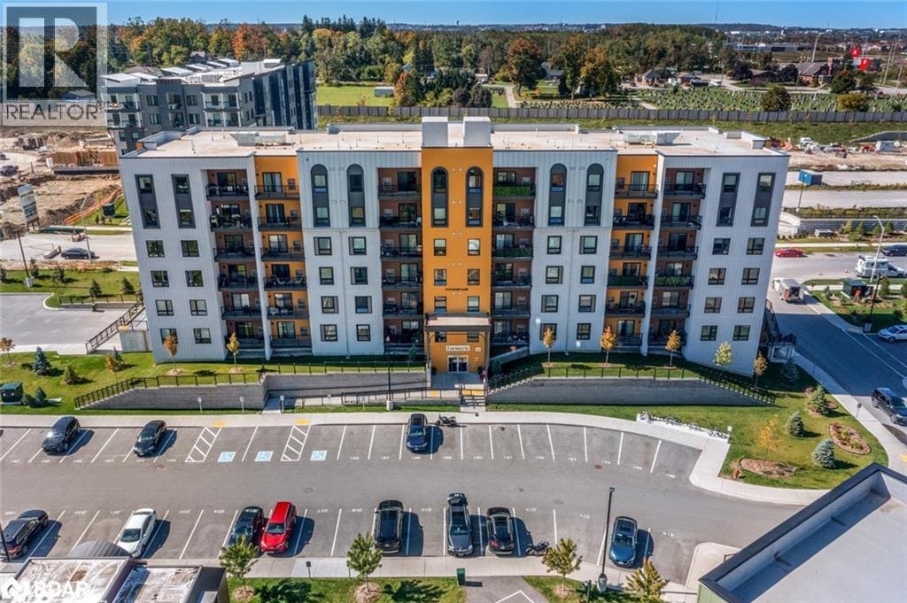 8 Culinary Ln in Barrie, ON - Building Photo