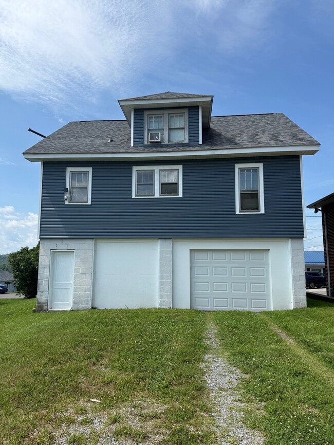 135 Sheldon Ave in Morgantown, WV - Building Photo - Building Photo