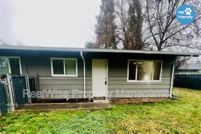 property at 723 SW Bridge St