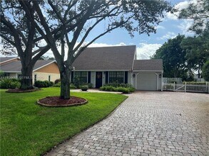 5068 Beechwood Rd in Delray Beach, FL - Building Photo - Building Photo