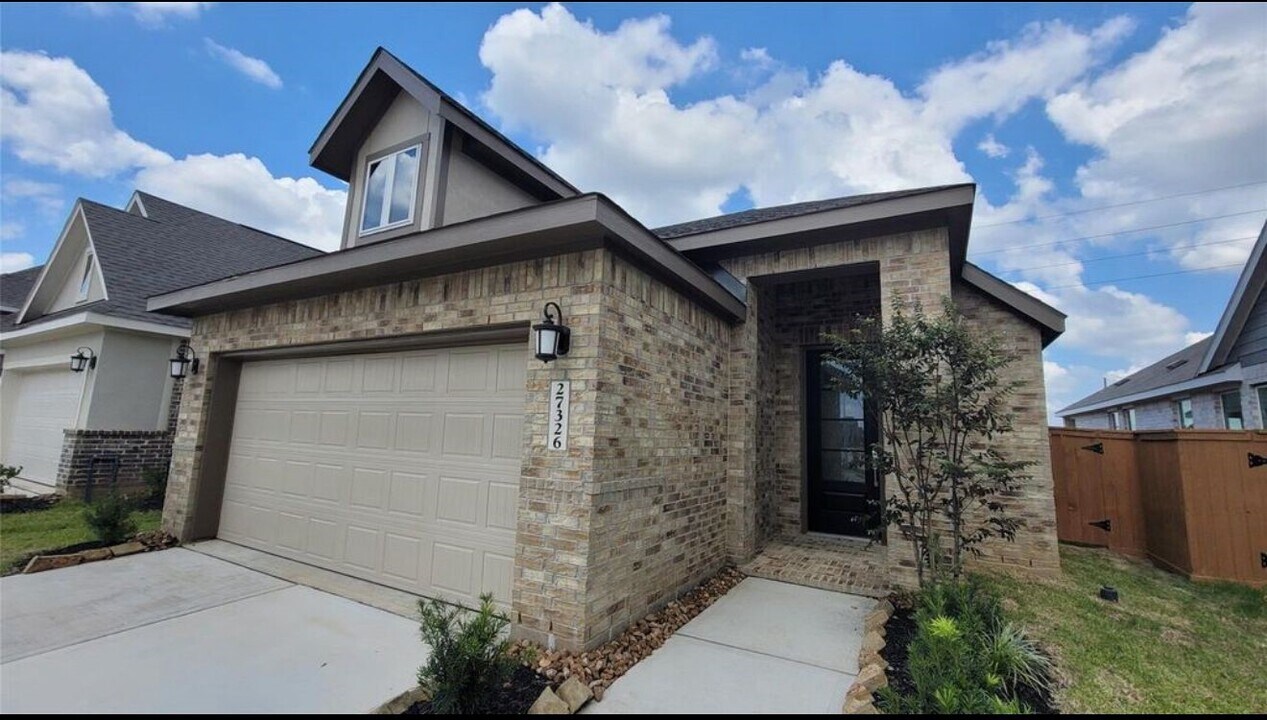 27326 Sweetwater Bay Dr in Katy, TX - Building Photo