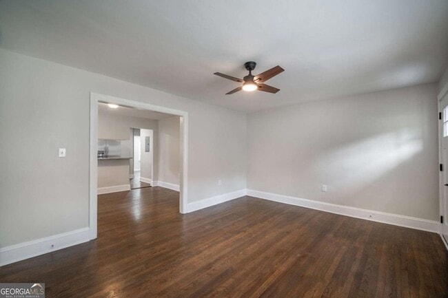 2137 Delowe Dr in Atlanta, GA - Building Photo - Building Photo