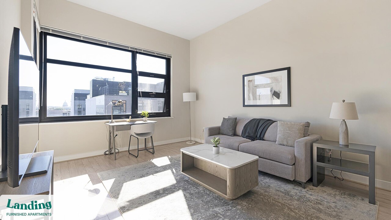 2 M St NE in Washington, DC - Building Photo