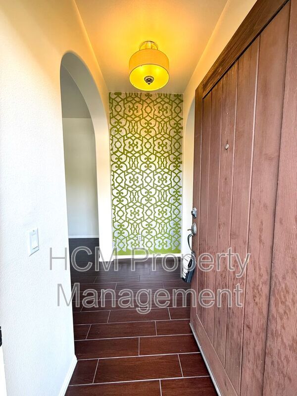 74 Chantilly in Irvine, CA - Building Photo - Building Photo