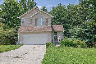 986 Franklin Ridge Ct in Sugar Hill, GA - Building Photo